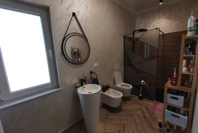 Casă individuală cu 4 camere cu Canalizare în Moșnița Nouă - 11