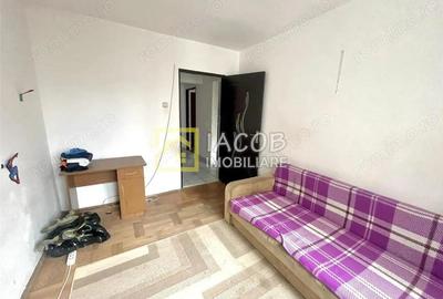 Apartament cu 4 camere decomandat în Narcisa - 17