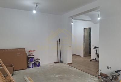Casă cu 4 camere cu Canalizare în Central - 4