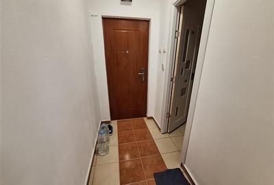 Apartament 2 camere, etaj 3, bucatarie mobilata,zona Milcov - 7