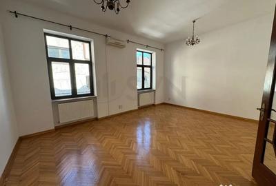 Apartament cu 7 camere decomandat în Capitale - 7
