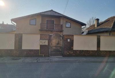 Casă cu 4 camere cu Teren 300 Mp în Central - 5