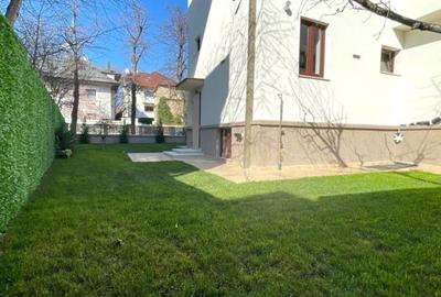 Casă cu 10 camere cu Canalizare în Primăverii - 11