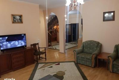 Spațiu comercial, de 280 mp, în Central - 9