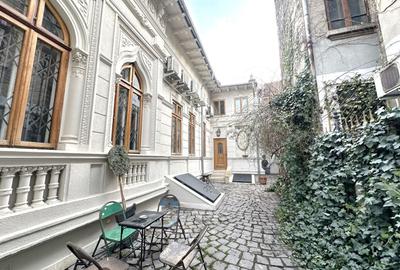 Casă cu 9 camere cu Canalizare în P-ța Victoriei - 1