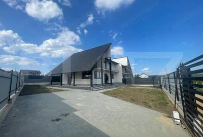 Casă cu Teren 400 Mp în Central - 2