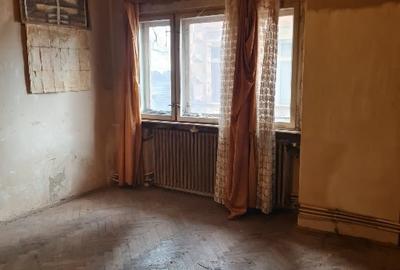 Apartament cu 3 camere decomandat în Universitate - 1