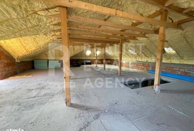 Casă cu 6 camere cu Teren 500 Mp în Central - 3