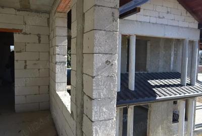 Casă cu 7 camere cu Teren 1800 Mp în Mănăstirea Doamnei - 1