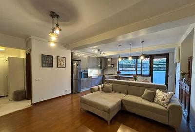 Apartament cu 3 camere decomandat, mobilat în Băneasa