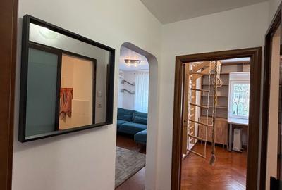 Apartament cu 3 camere decomandat, mobilat în Dristor