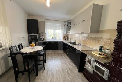 Casa, de vanzare, cu 4 dormitoare + garsoniera, 266 mp util - 3