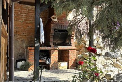 Casă cu 4 camere în Central - 2