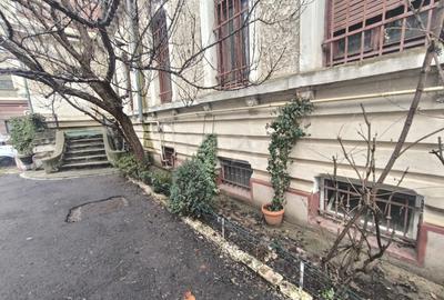 Casă cu 13 camere cu Teren 251.10000610352 Mp în Aviatorilor - 1