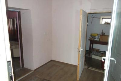 Casă cu 4 camere în Sânandrei