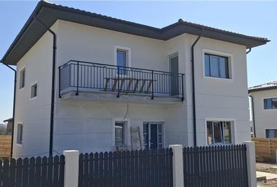 Casă cu 4 camere cu Canalizare în Breazu - 11