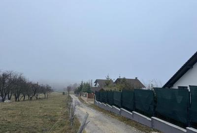 Teren de 3901 mp, în Central - 25