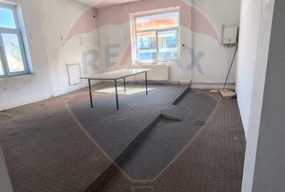Spatiu comercial de inchiriat - 8