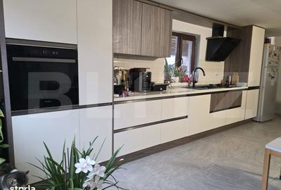 Casă cu 4 camere cu Teren 2700 Mp în Central - 3