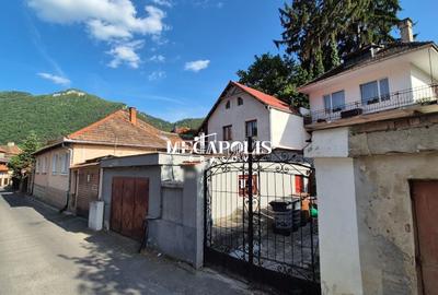 Apartament cu 2 camere decomandat în Schei - 1