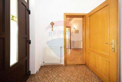 Casa eleganta in cea mai buna zona din Cristian - COMISION 0% - 10