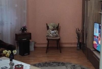 Apartament cu 3 camere semidecomandat în Soarelui - 2