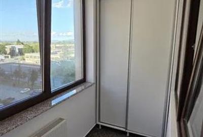 Apartament cu 3 camere nedecomandat, mobilat în Tractorul - 5