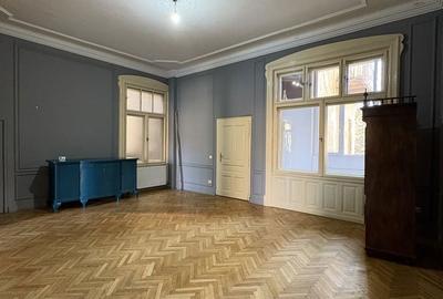 Apartament cu 4 camere în Central - 8