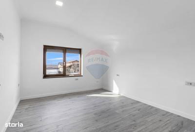 Casă cu 4 camere în Sânleani