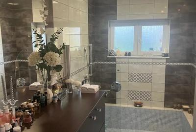 Casă cu Teren 700 Mp în Central - 3