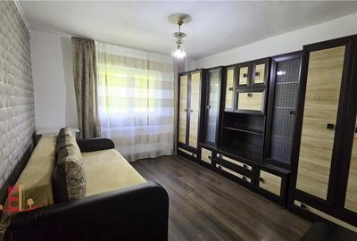 Garsonieră decomandată în Tudor