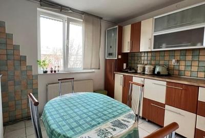 Apartament cu 3 camere decomandat în Băneasa