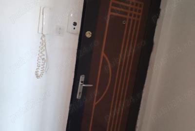 Vand apartament cu 3 camere Vand apartament cu 3 camere - 1