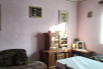 Casă cu 8 camere cu Teren 1034 Mp în Cioplea