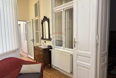 Casa / Vila cu 3 camere de inchiriat in zona Intim