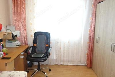 Vand apartament 2 camere decomandat in Deva, zona Micro 15, etaj 5, BECI + PARCARE Vand apartament 2 camere decomandat in Deva, zona Micro 15, etaj 5, BECI + PARCARE - 7