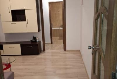 NĂVODARI-ERAJ 4 CU POD-CENTRAL-APARTAMENT 2 CAMERE- RENOVAT -MOBILAT - 1