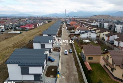 Casă cu 4 camere cu Teren 300 Mp în Central - 3