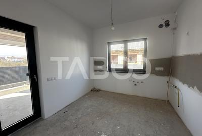 Casă individuală cu 4 camere cu Canalizare în Cristian - 6