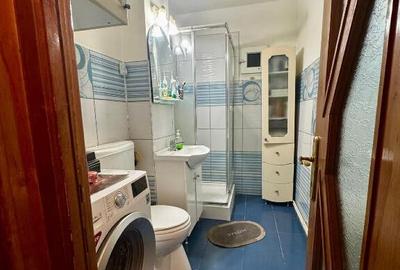 Apartament cu 3 camere decomandat în Tractorul - 4