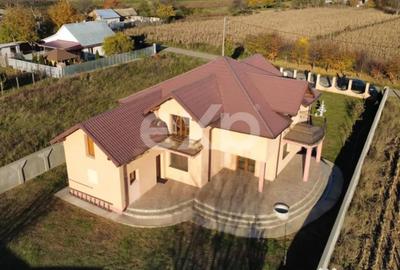 Casă cu 5 camere cu Teren 1019 Mp în Sascut - 3