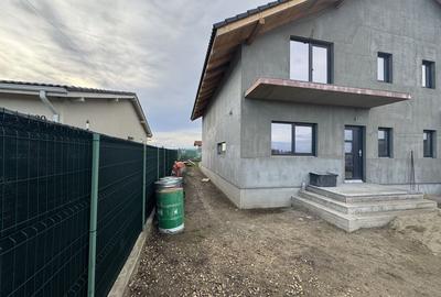 Sanmihaiul Roman Duplex P+M,4 Camere,terasa spatioasa - 3