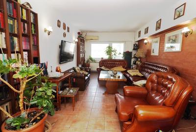 Apartament cu 4 camere decomandat, mobilat în Victoriei