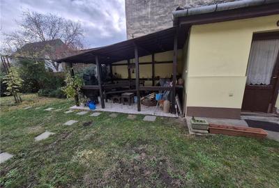 Propietate cu 2 case individuale - ingrijite - pe un teren de 800mp - zona excel - 8