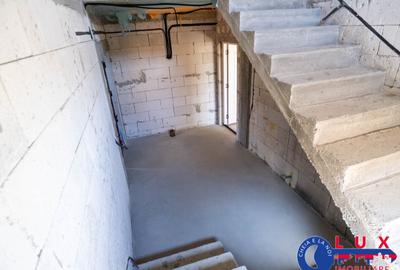 Casă cu 6 camere cu Teren 2564 Mp în Mineri - 4