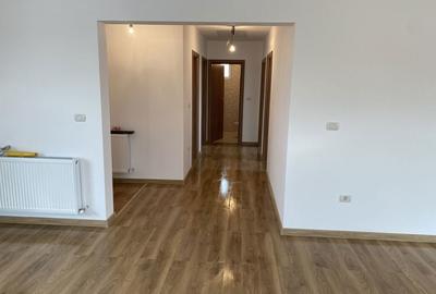 Casă cu 4 camere în Peciu Nou - 1