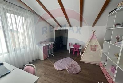Casă cu 5 camere cu Teren 450 Mp în Central - 8