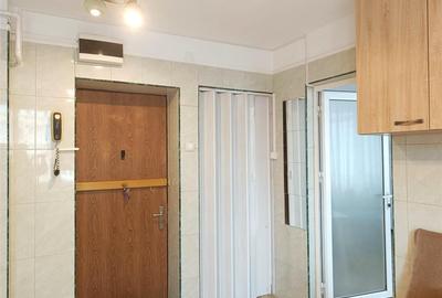 Apartament cu 3 camere semidecomandat, mobilat în Central - 9