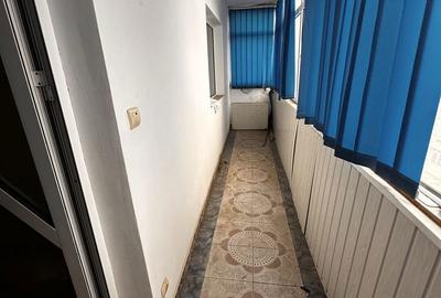 Apartament cu 3 camere decomandat în Micro 3 - 3