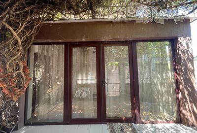 1 Decembrie, vila cu 12 camere si restaurant - 14